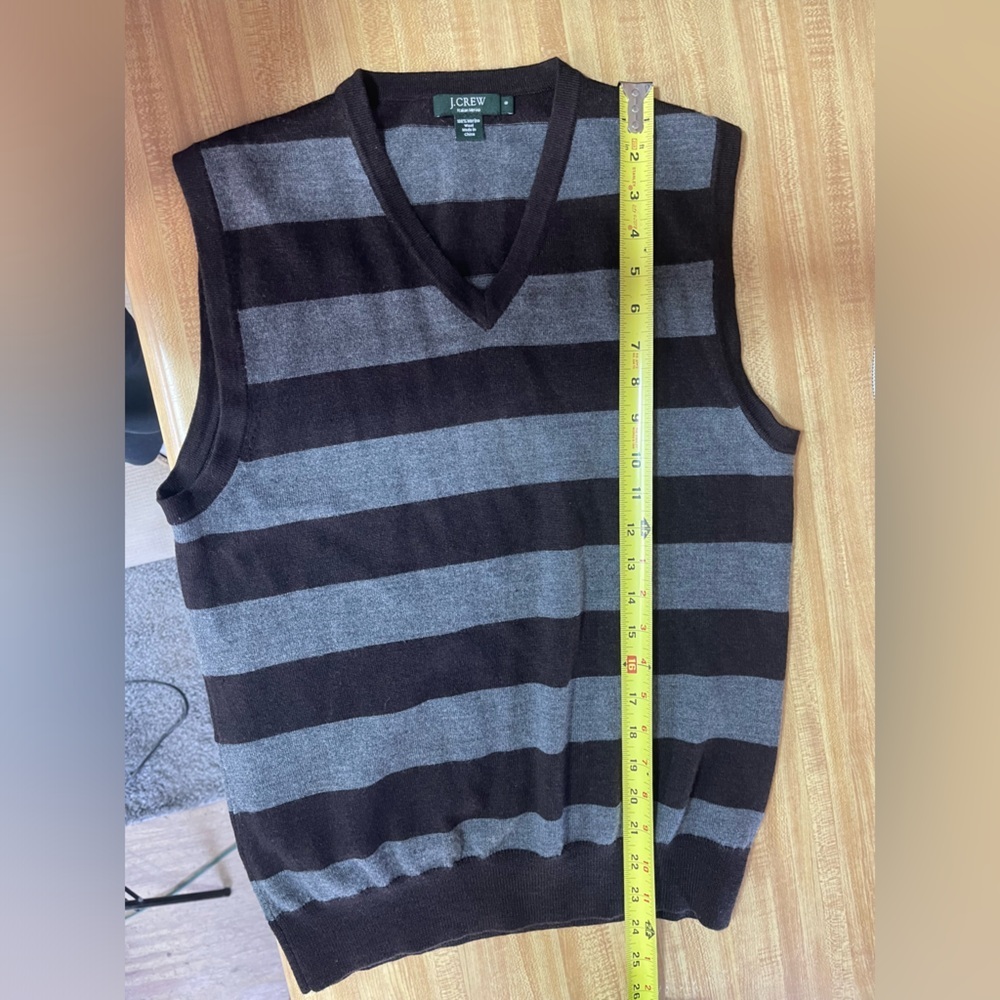 J. Crew Italian Merino V-neck sleeveless pullover sweater Men’s size S - Picture 10 of 13